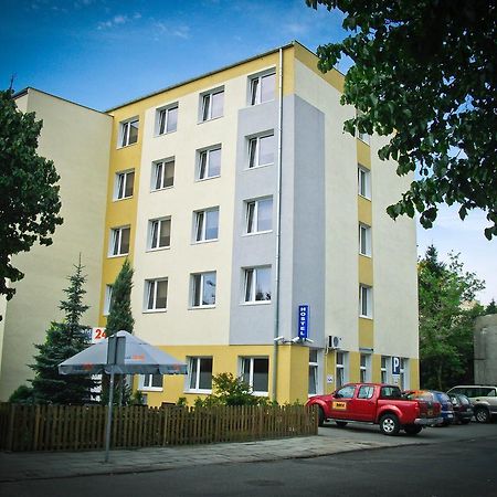 Hostel24 Bed&Breakfast Bydgoszcz Exterior photo